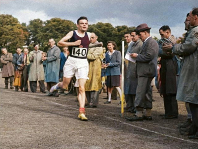 Alan Turing corriendo - Kkottke.org
